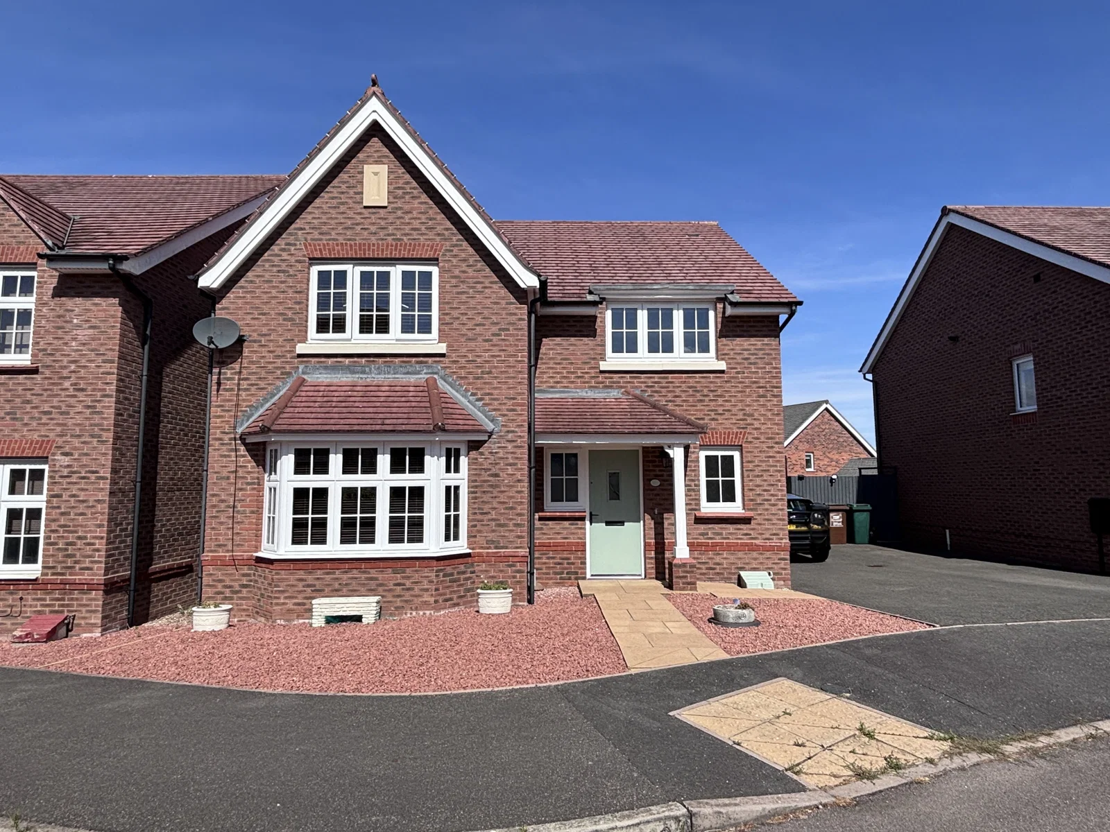 Spacious 4-Bedroom Detached Home in Church Gresley