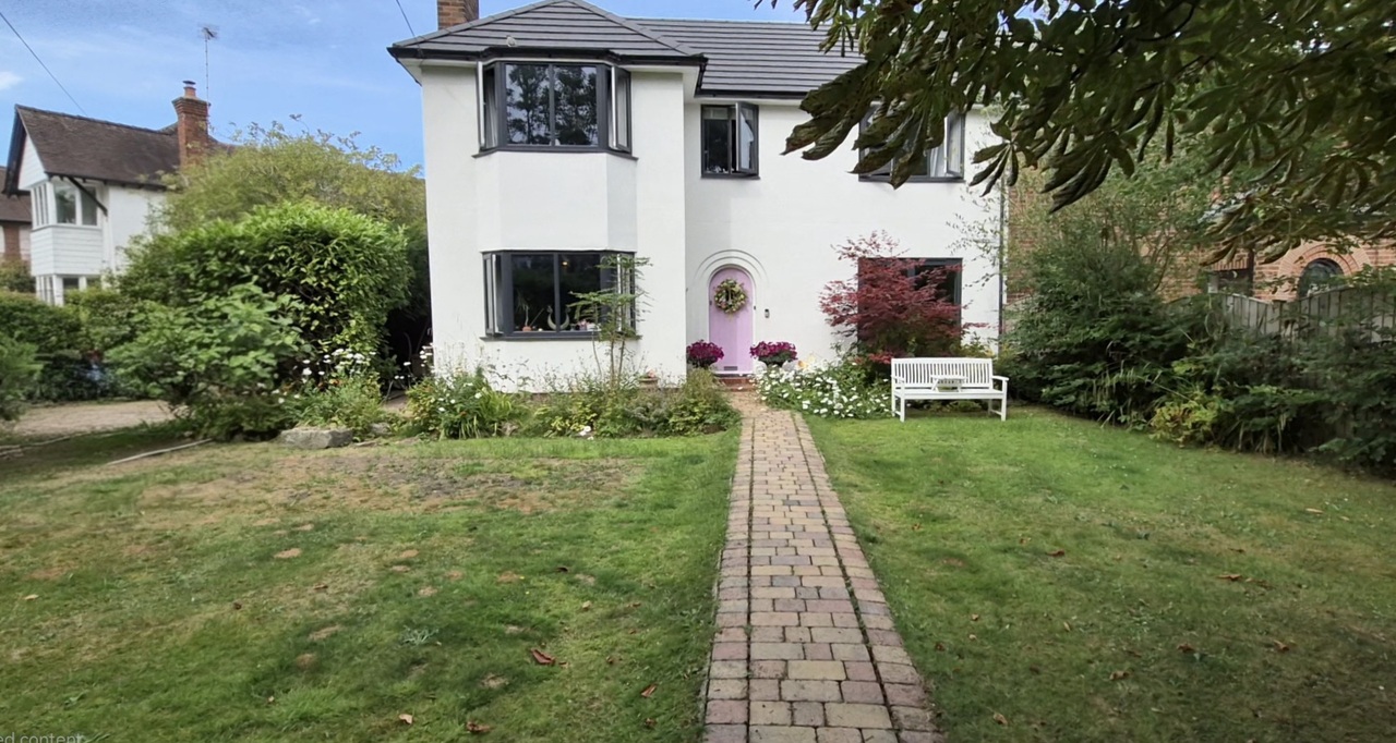 Investment Opportunity in Sought-After Curzon Park