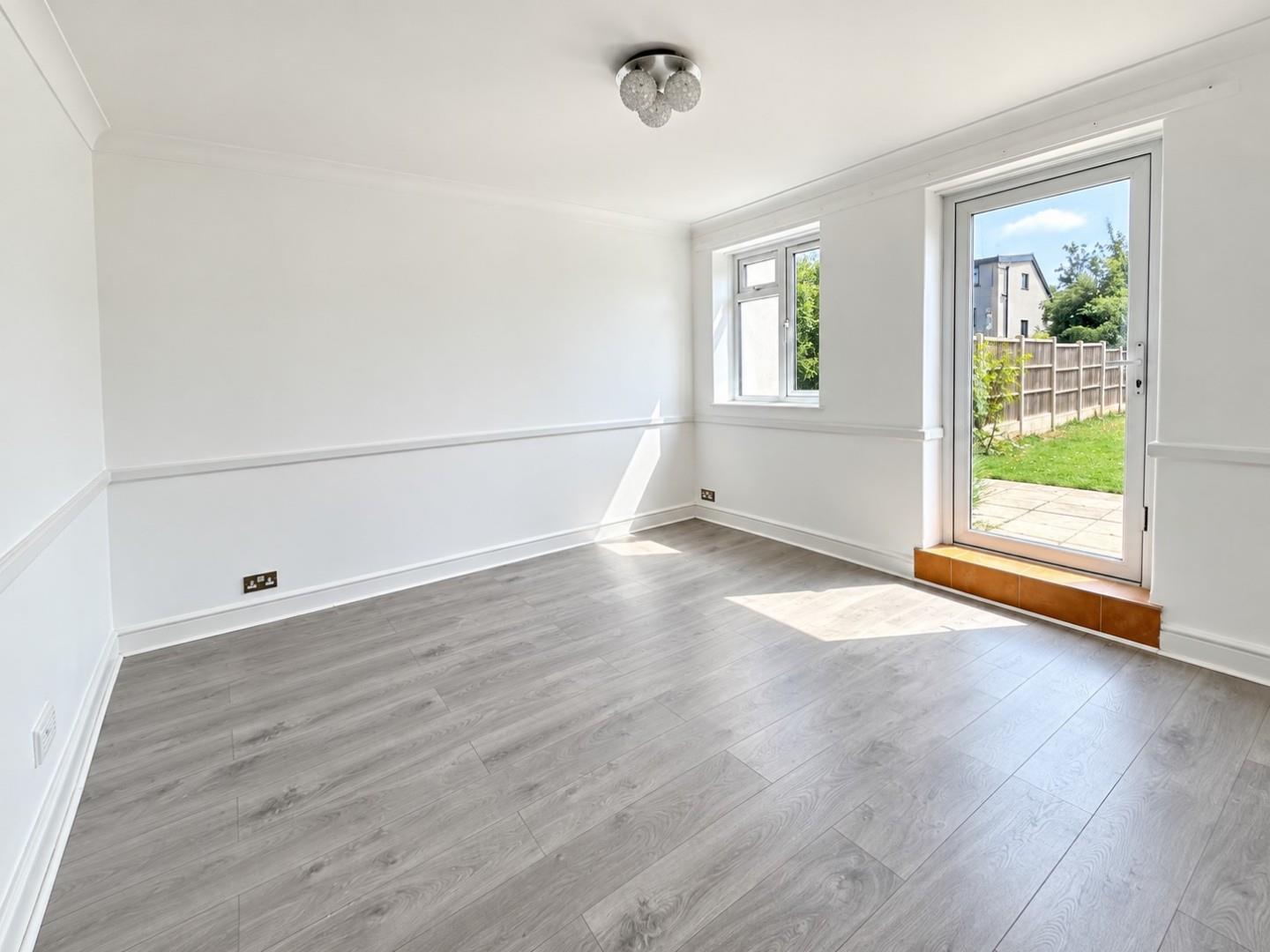 Charming Detached House in Tranquil Palmers Green