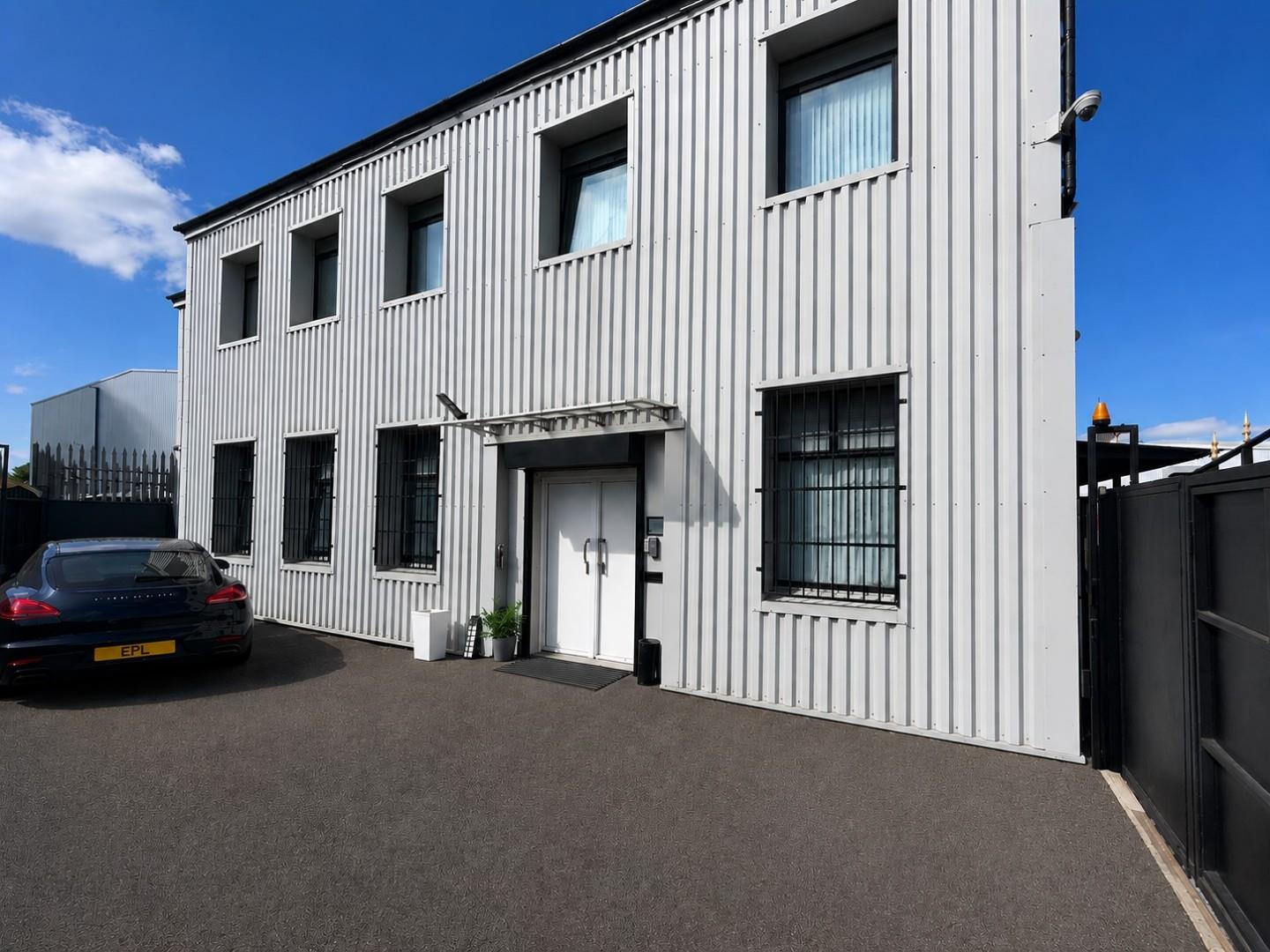 Prime Commercial Space in Edmonton - Perfect for Expansion