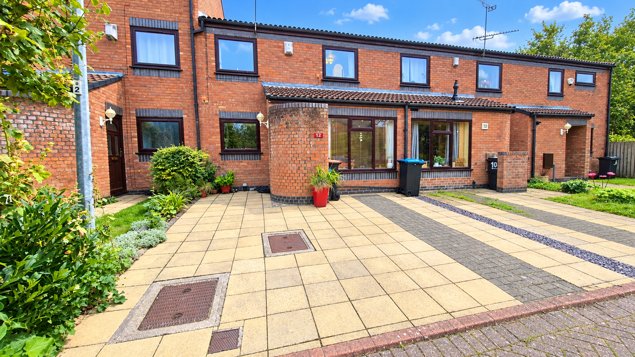 Investment Opportunity: Charming Town House in Chester