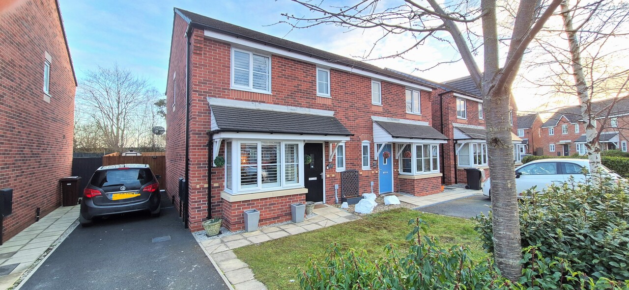 Stunning Nearly-New 3-Bedroom Semi-Detached Home with Spacious Garden