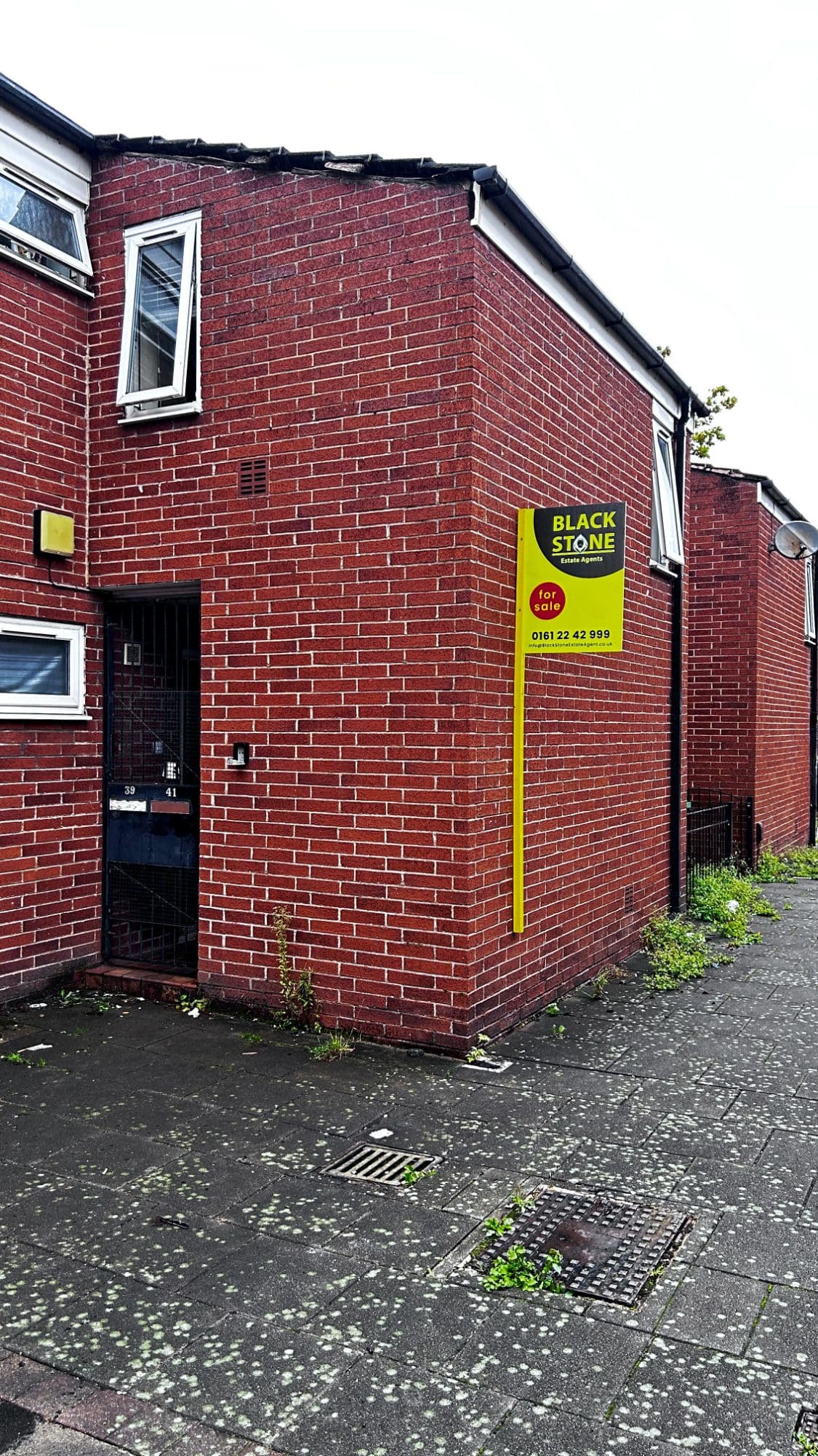 Ideal 1-Bedroom Flat Near Wilmslow Road for Investors