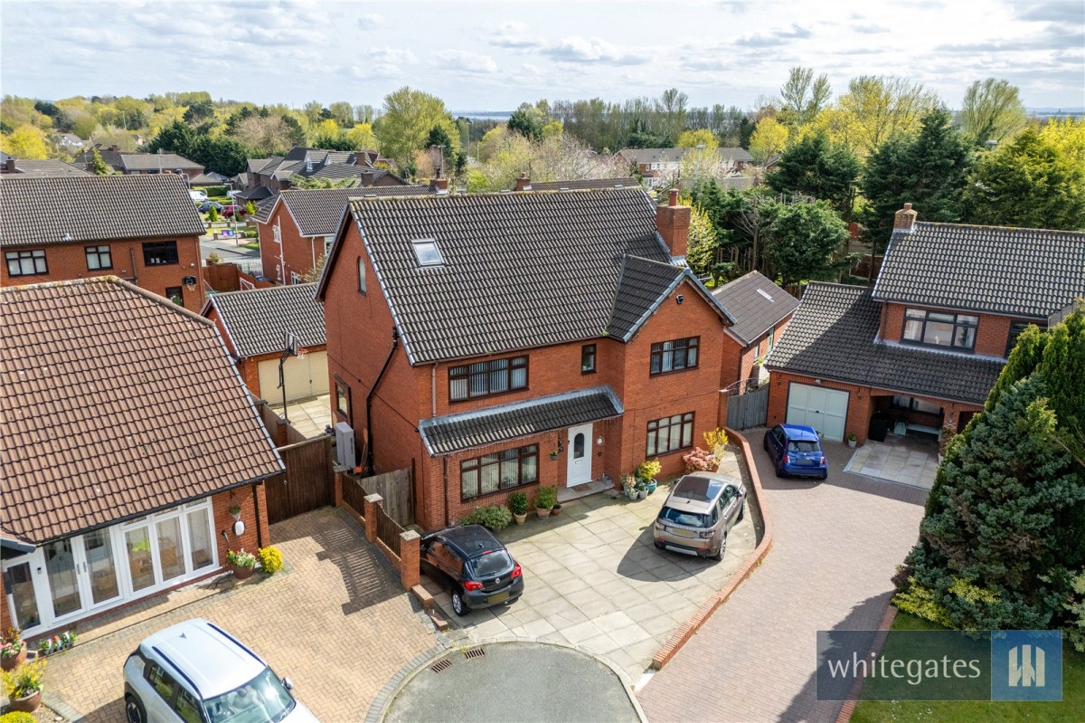 Prestigious 5-bedroom Detached Home in Aigburth