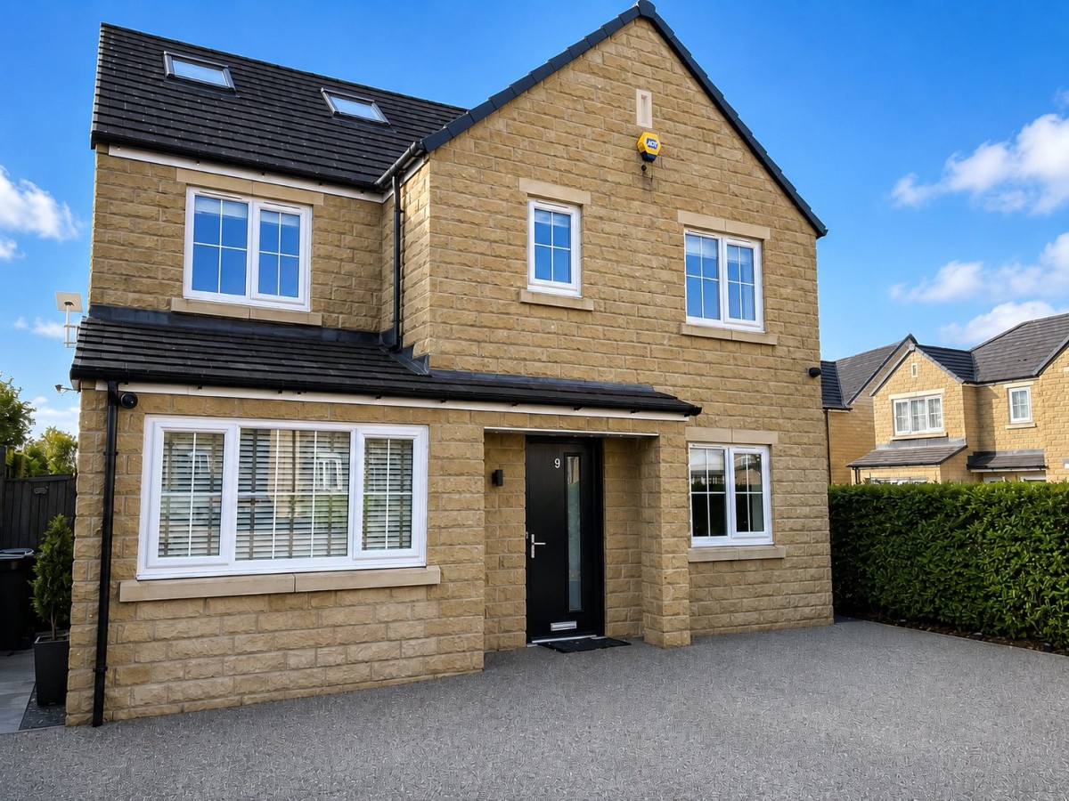 Exceptional 4-Bed Detached Family Home in Dronfield