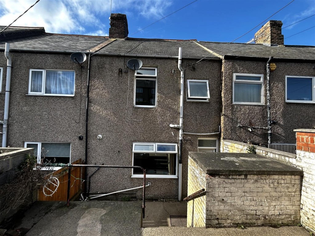 Investor Opportunity: Charming Mid-Terrace with Potential