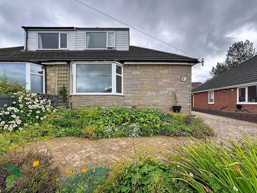 Charming Semi-Detached Bungalow in Intack