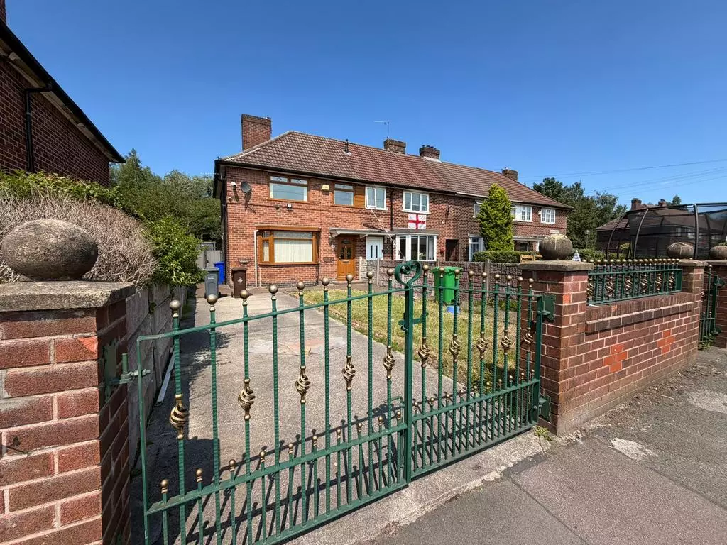 Charming 3-Bedroom House in Sought-After Booth Hall Road