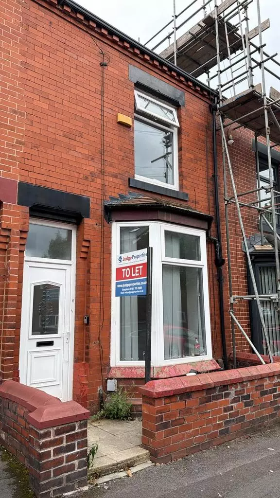 Modern 3-Bedroom House for Rent in Oldham
