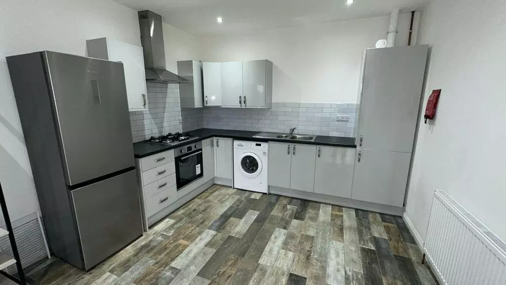 Prime One-Bedroom Flat in Vibrant Cheetham Hill, Manchester