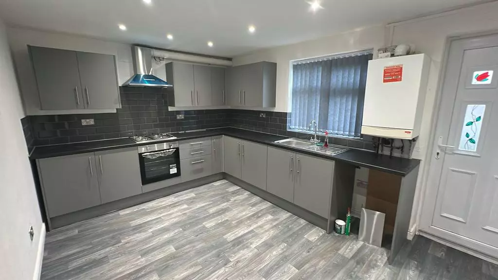 Refurbished 3-Bed Home on Sought-After Blanwood Drive