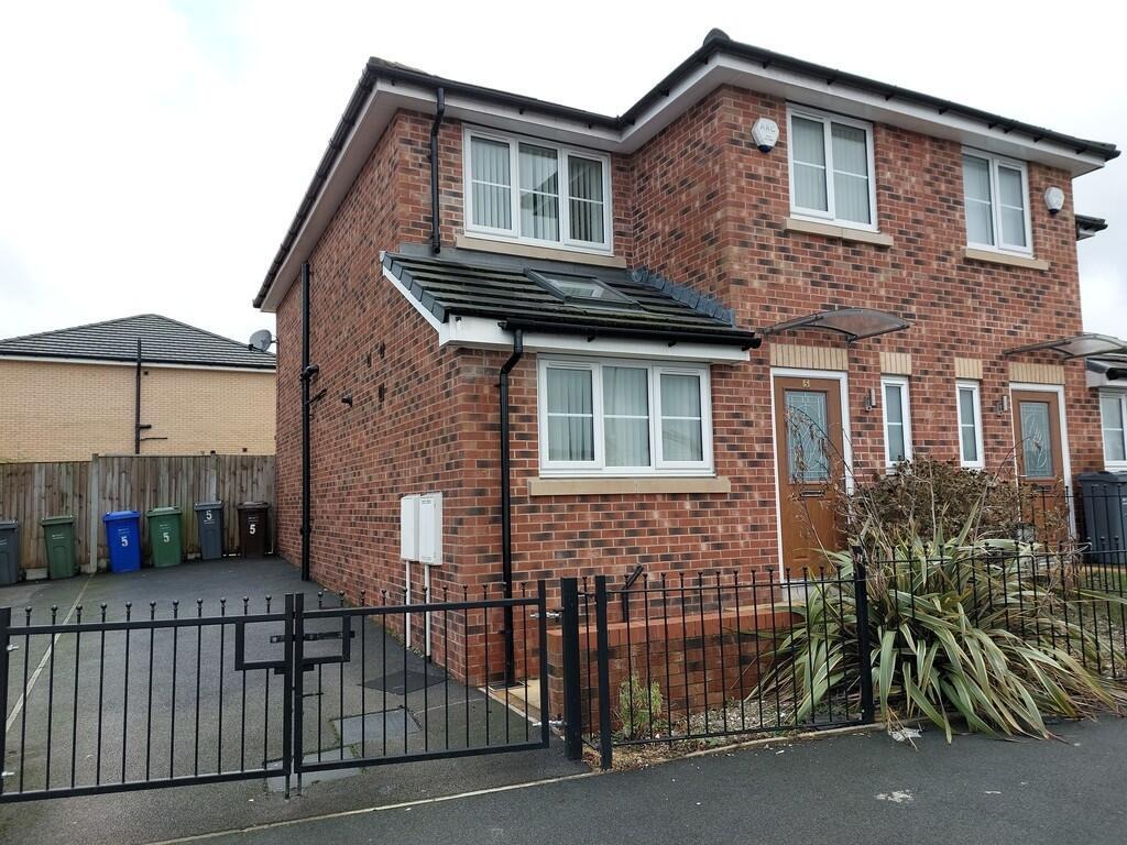 Modern 3-Bedroom Family Home Adjacent to Hospital
