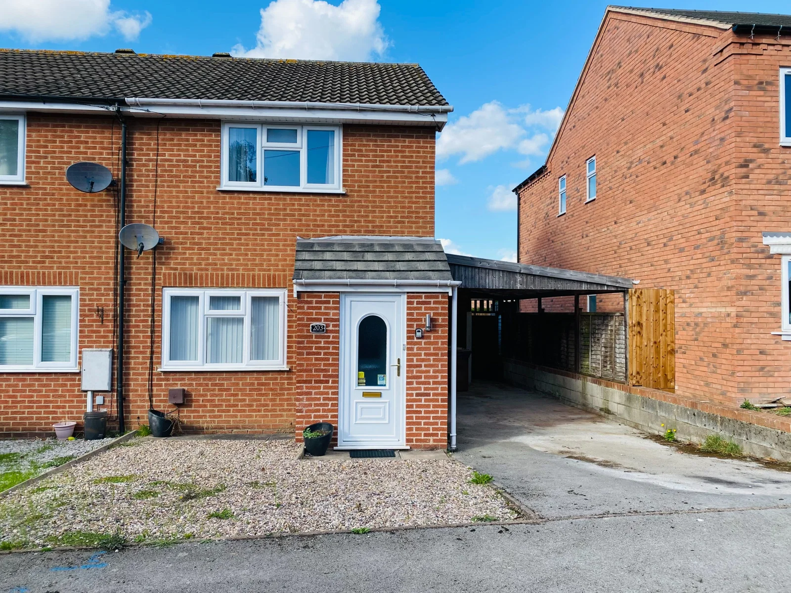 Prime Investment Opportunity: End Terrace in Church Gresley