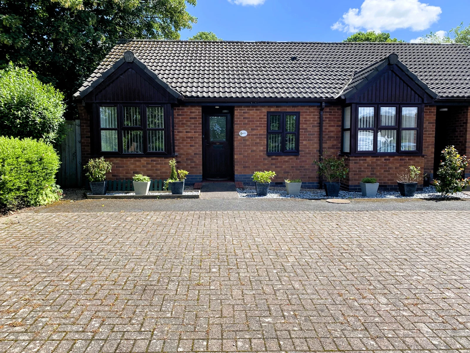 Immaculate 2-Bedroom Over 60's Retirement Bungalow in Church Gresley