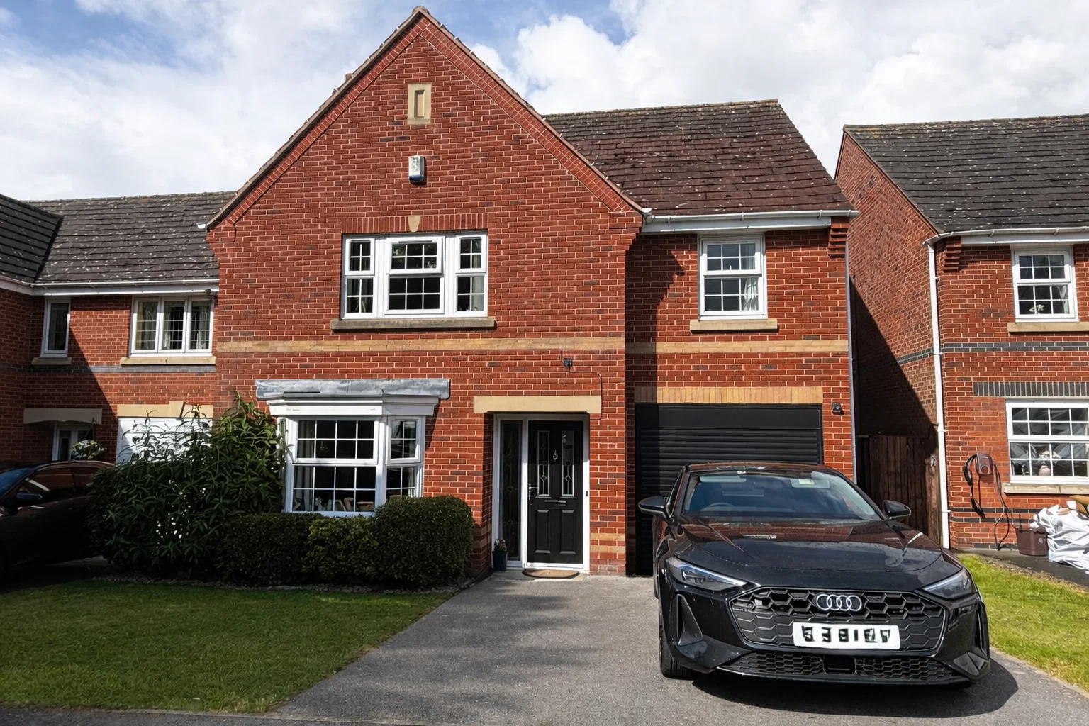 Spacious 4-Bed Detached Home in Swadlincote