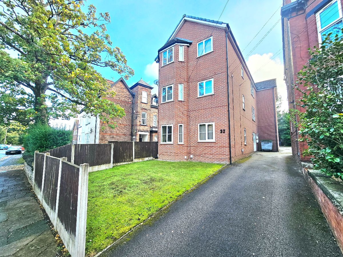 Fully Furnished Refurbished Apartment in Prime Location