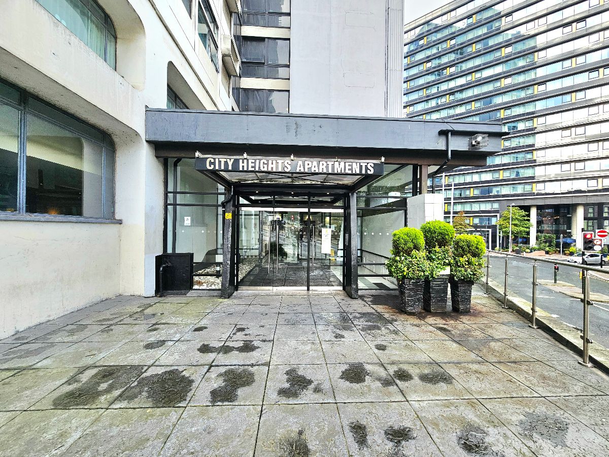 Luxury 20th Floor Apartment in Salford
