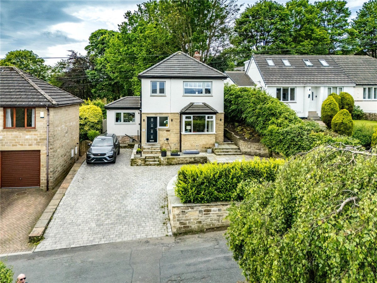 Stunning Family Home in Sought-After Holmfirth