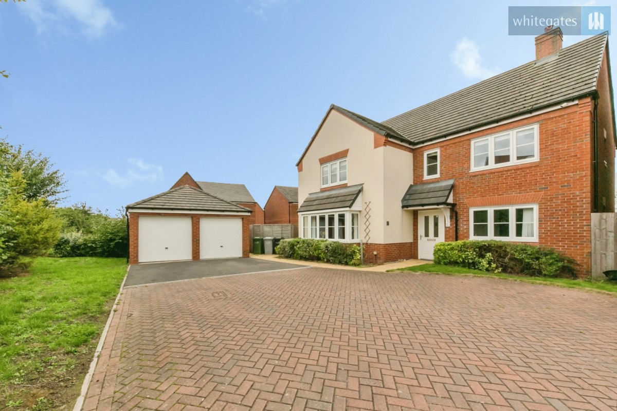 Executive 5 Bedroom Detached Home in Nantwich