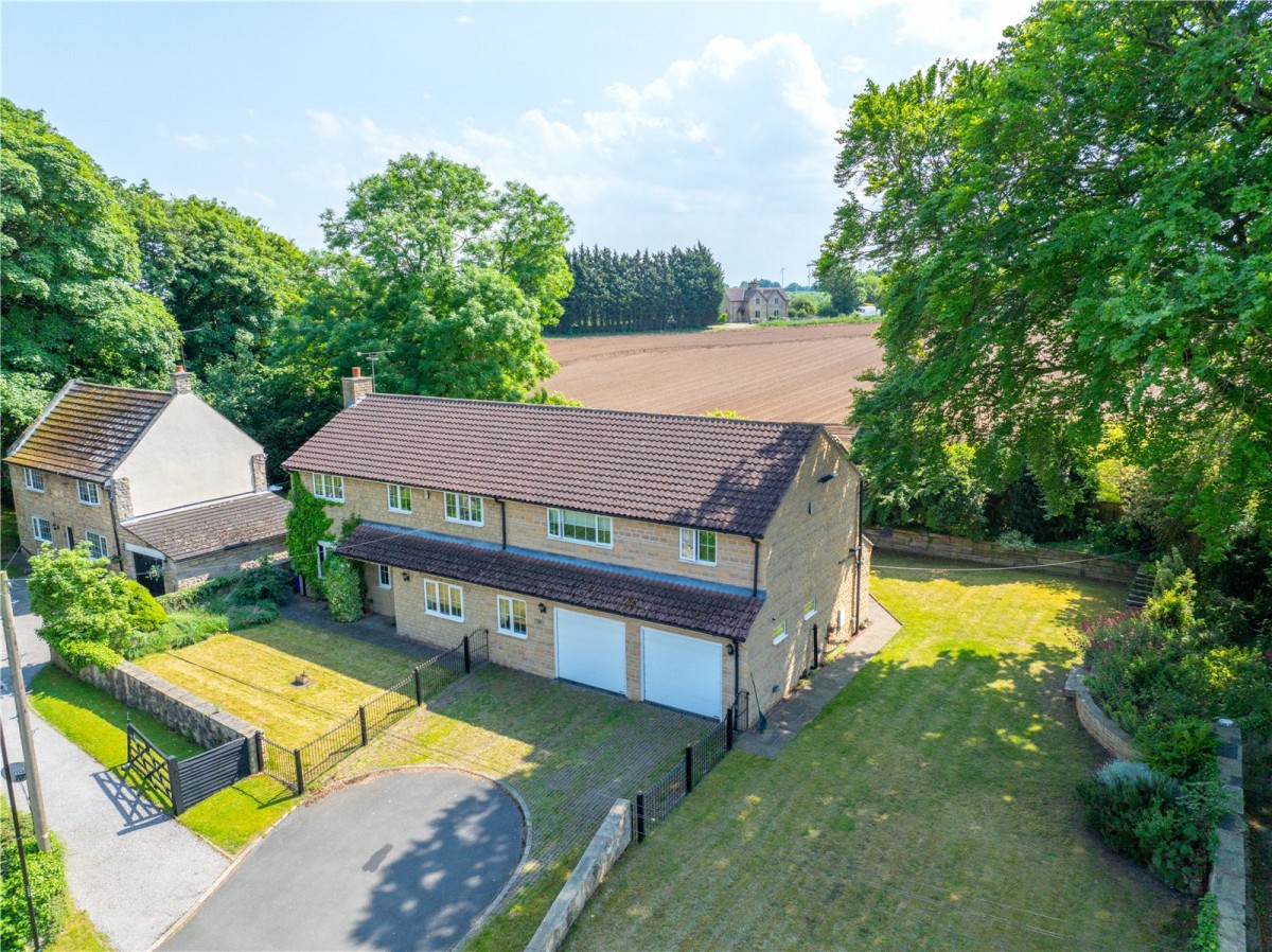 Stunning 5-Bedroom Countryside Home in Idyllic Skelbrooke